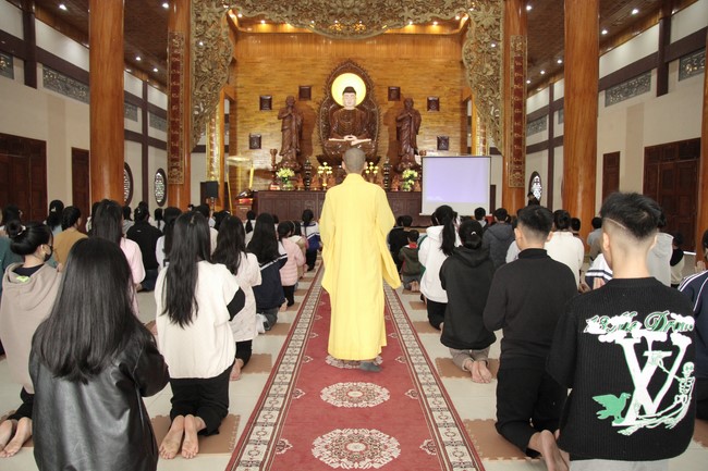 Youth towards Buddhism Retreat and Tea Meditation at Giai Lam pagoda, Ha Tinh