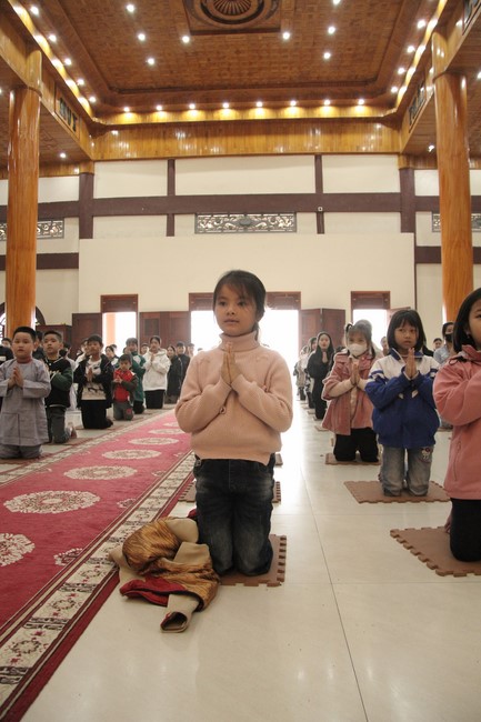 Youth towards Buddhism Retreat and Tea Meditation at Giai Lam pagoda, Ha Tinh