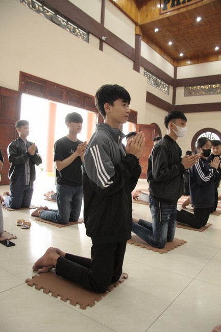 Youth towards Buddhism Retreat and Tea Meditation at Giai Lam pagoda, Ha Tinh