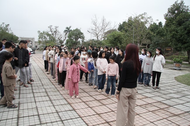 Youth towards Buddhism Retreat and Tea Meditation at Giai Lam pagoda, Ha Tinh