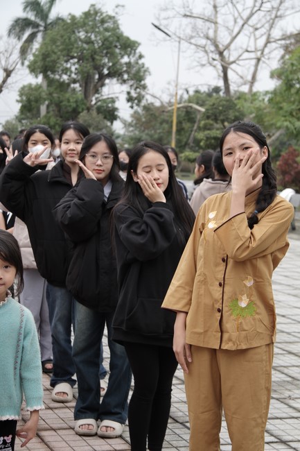 Youth towards Buddhism Retreat and Tea Meditation at Giai Lam pagoda, Ha Tinh