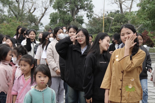 Youth towards Buddhism Retreat and Tea Meditation at Giai Lam pagoda, Ha Tinh