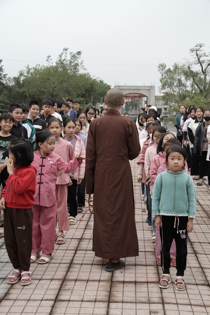Youth towards Buddhism Retreat and Tea Meditation at Giai Lam pagoda, Ha Tinh