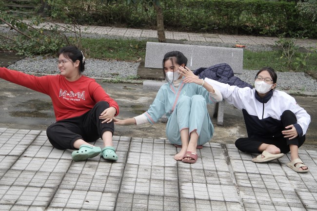 Youth towards Buddhism Retreat and Tea Meditation at Giai Lam pagoda, Ha Tinh