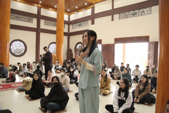 Youth towards Buddhism Retreat and Tea Meditation at Giai Lam pagoda, Ha Tinh