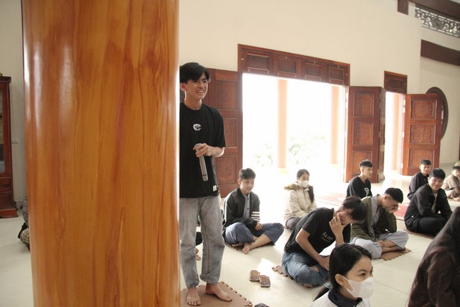 Youth towards Buddhism Retreat and Tea Meditation at Giai Lam pagoda, Ha Tinh