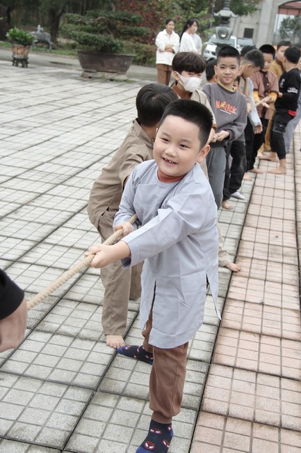 Youth towards Buddhism Retreat and Tea Meditation at Giai Lam pagoda, Ha Tinh
