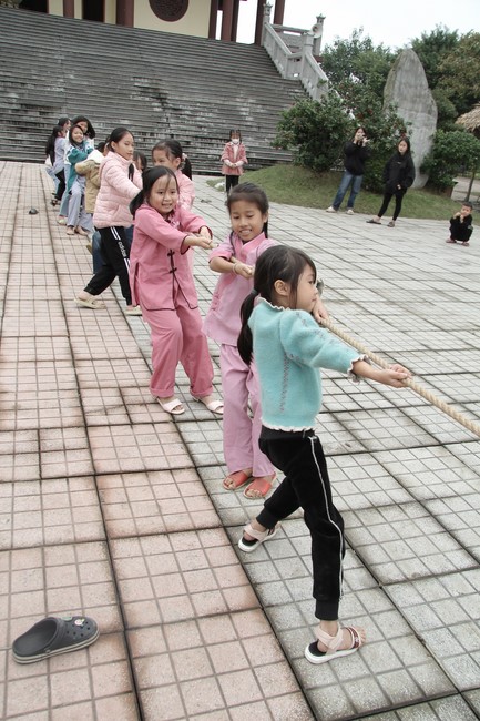 Youth towards Buddhism Retreat and Tea Meditation at Giai Lam pagoda, Ha Tinh