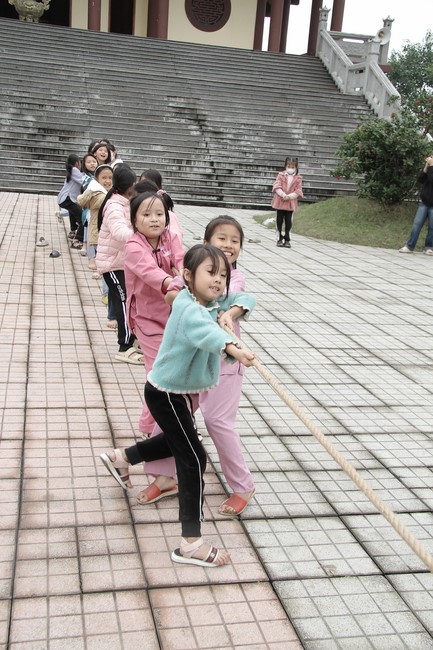 Youth towards Buddhism Retreat and Tea Meditation at Giai Lam pagoda, Ha Tinh