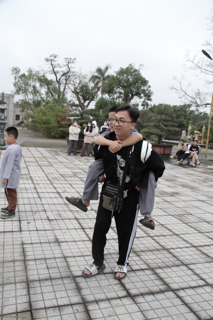 Youth towards Buddhism Retreat and Tea Meditation at Giai Lam pagoda, Ha Tinh