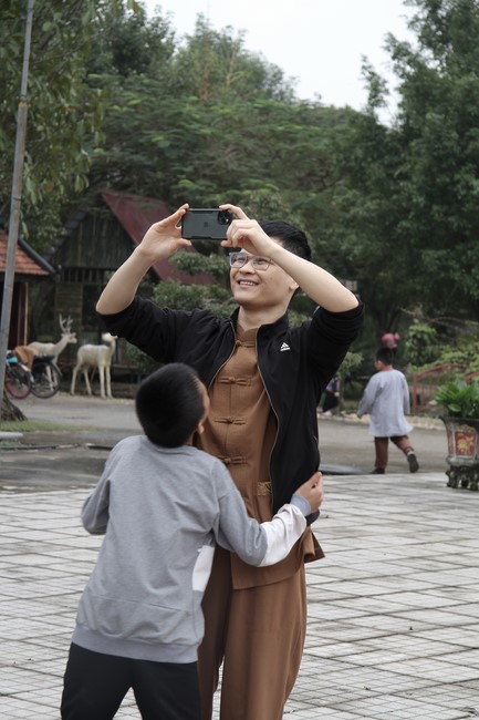 Youth towards Buddhism Retreat and Tea Meditation at Giai Lam pagoda, Ha Tinh