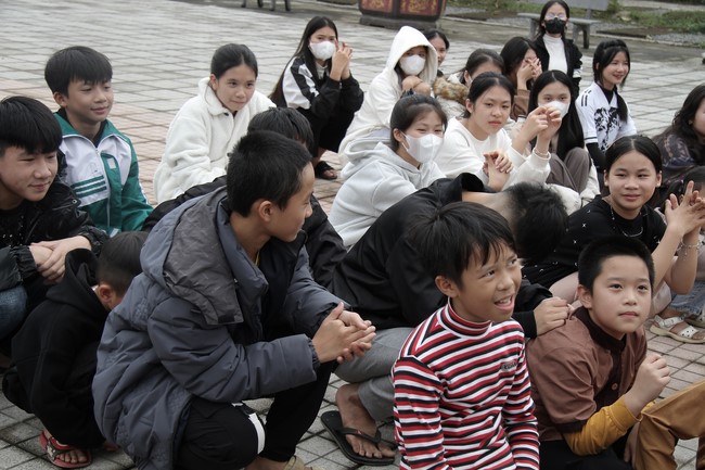 Youth towards Buddhism Retreat and Tea Meditation at Giai Lam pagoda, Ha Tinh