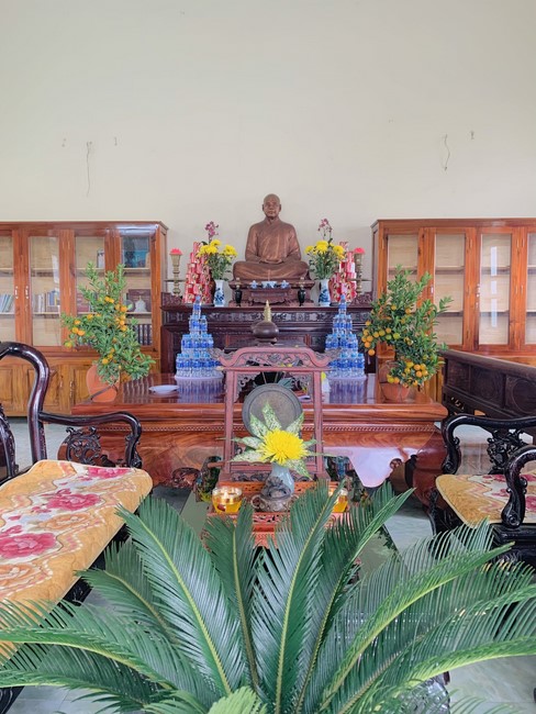 Year End Practice, a past year closing program, giving Tet gifts at Dong Cao pagoda