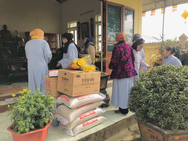 Chùa Đống Cao – Thanh Hóa: Khóa tu cuối năm - Lễ tất niên và trao quà tết