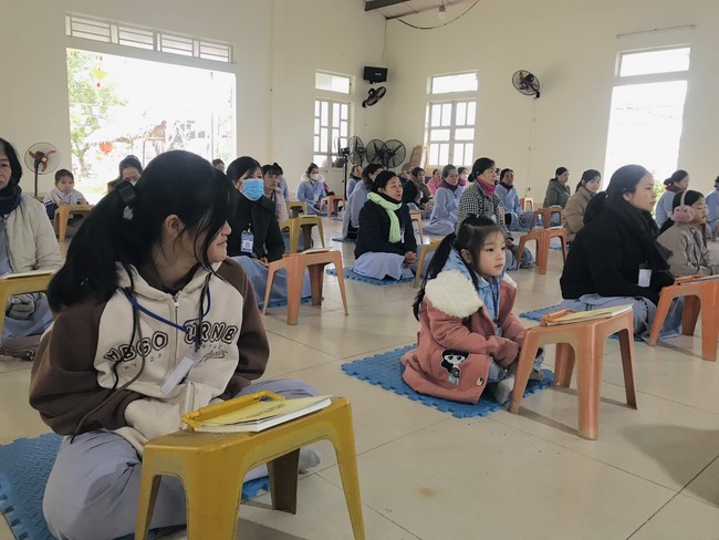 Year End Practice, a past year closing program, giving Tet gifts at Dong Cao pagoda