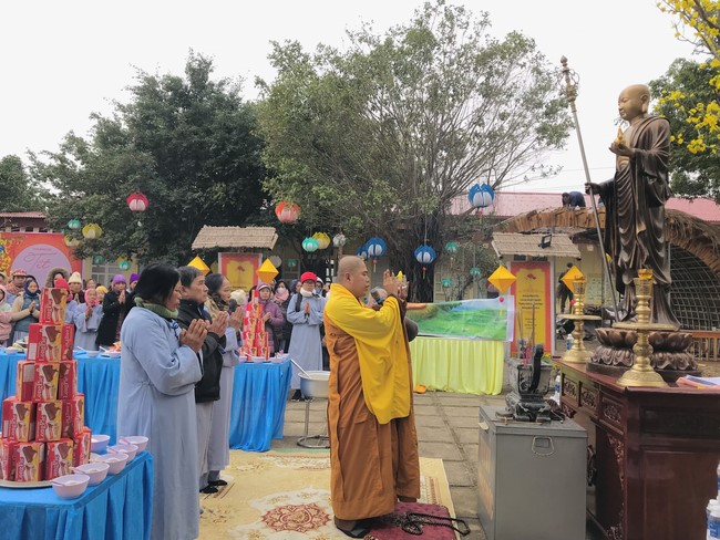 Chùa Đống Cao – Thanh Hóa: Khóa tu cuối năm - Lễ tất niên và trao quà tết