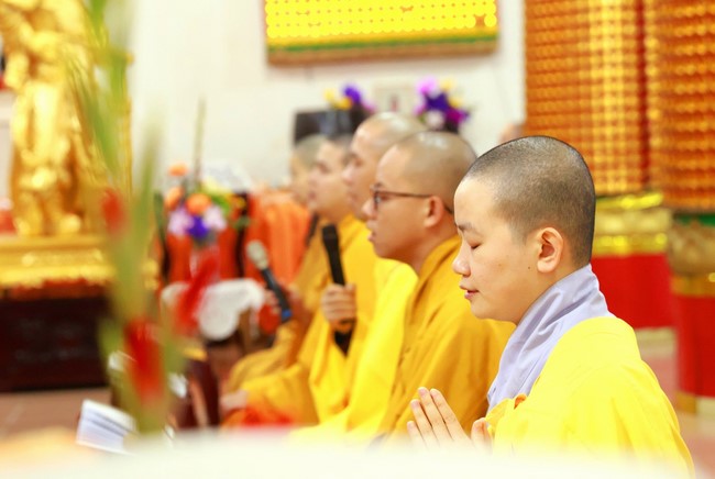 Year-end repentant Assembly at Linh An Temple in Taiwan