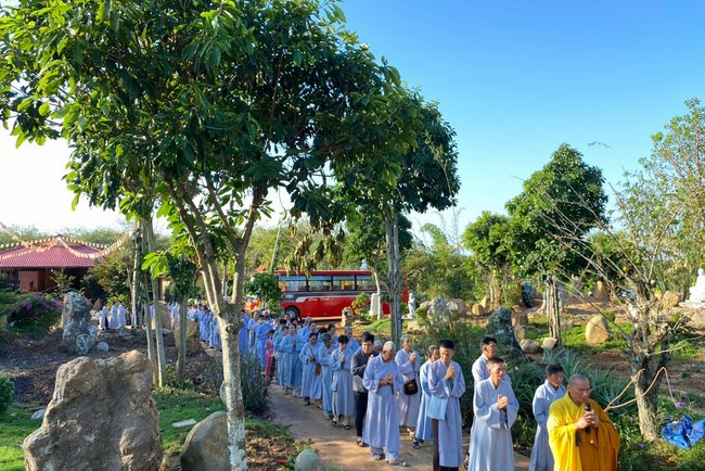 One-Day Peaceful Retreat at Suoi Phap Pagoda