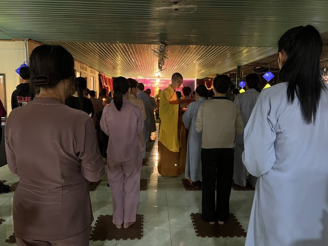 Chùa Nhất Pháp – Đồng Nai: Lễ Hoa đăng kỷ niệm đức Phật A Di Đà