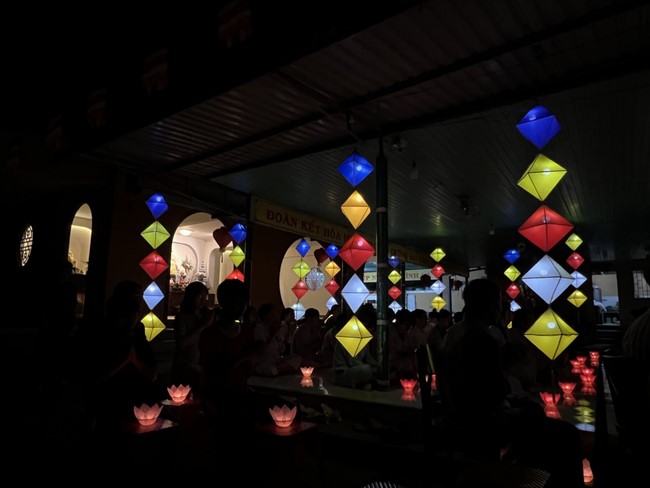 Chùa Nhất Pháp – Đồng Nai: Lễ Hoa đăng kỷ niệm đức Phật A Di Đà