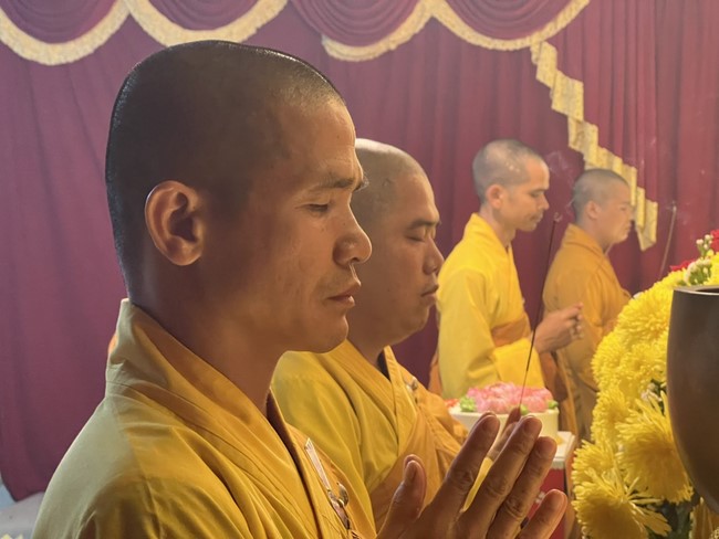 Chùa Nhất Pháp – Đồng Nai: Lễ Hoa đăng kỷ niệm đức Phật A Di Đà