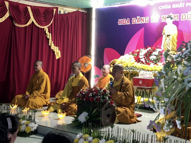 Chùa Nhất Pháp – Đồng Nai: Lễ Hoa đăng kỷ niệm đức Phật A Di Đà