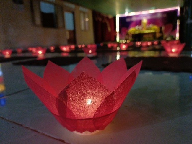 Chùa Nhất Pháp – Đồng Nai: Lễ Hoa đăng kỷ niệm đức Phật A Di Đà