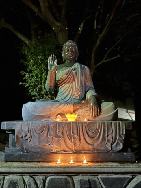 Chùa Nhất Pháp – Đồng Nai: Lễ Hoa đăng kỷ niệm đức Phật A Di Đà