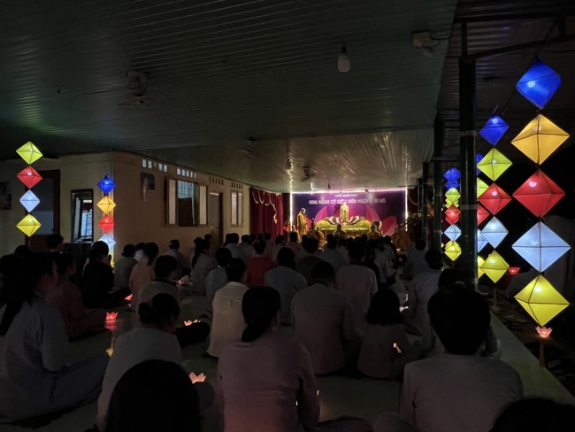 Chùa Nhất Pháp – Đồng Nai: Lễ Hoa đăng kỷ niệm đức Phật A Di Đà