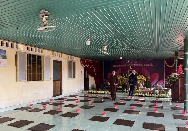 Chùa Nhất Pháp – Đồng Nai: Lễ Hoa đăng kỷ niệm đức Phật A Di Đà