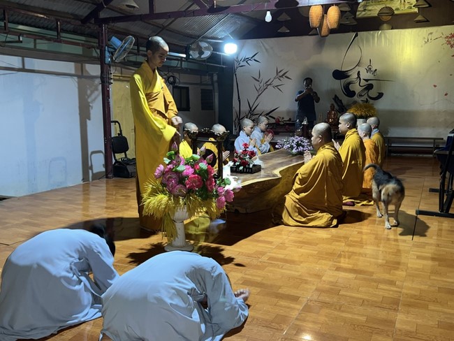 Chùa Nhất Pháp – Đồng Nai: Lễ Hoa đăng kỷ niệm đức Phật A Di Đà