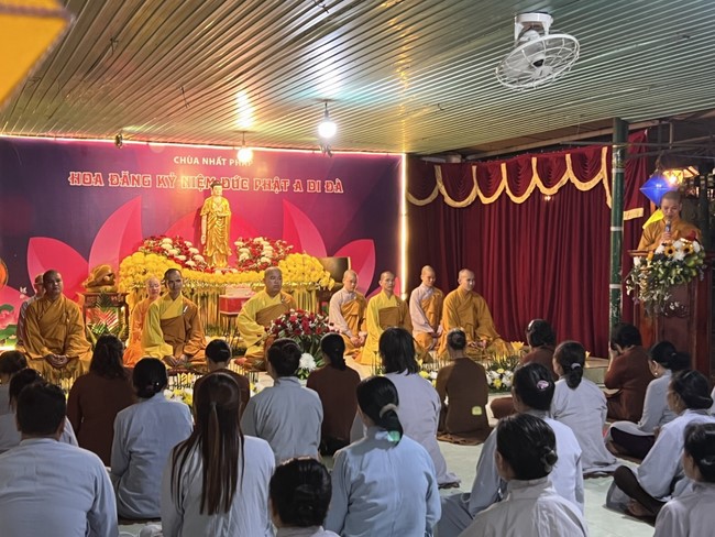 Chùa Nhất Pháp – Đồng Nai: Lễ Hoa đăng kỷ niệm đức Phật A Di Đà