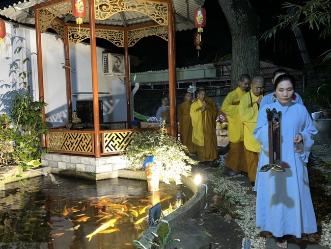 Chùa Nhất Pháp – Đồng Nai: Lễ Hoa đăng kỷ niệm đức Phật A Di Đà