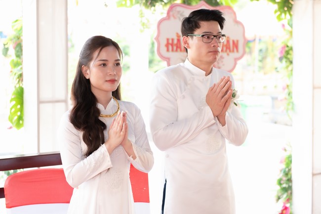 Wedding Ceremony at the pagoda
