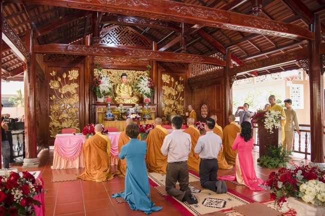 Wedding Ceremony at the pagoda