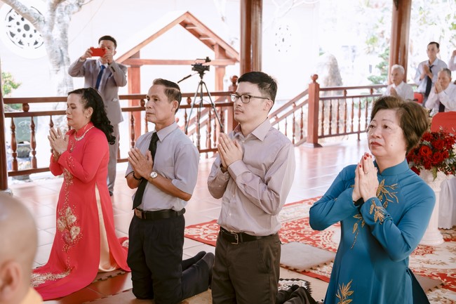 Wedding Ceremony at the pagoda