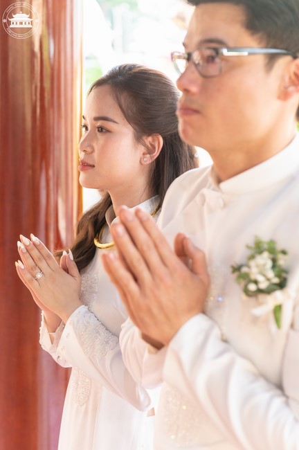 Wedding Ceremony at the pagoda