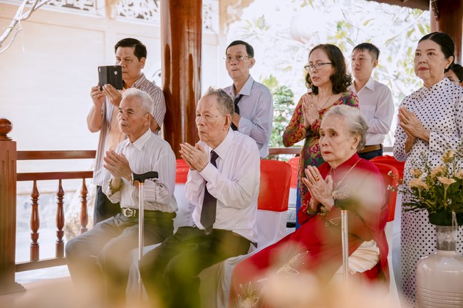 Wedding Ceremony at the pagoda