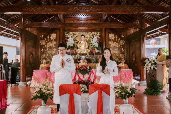 Wedding Ceremony at the pagoda