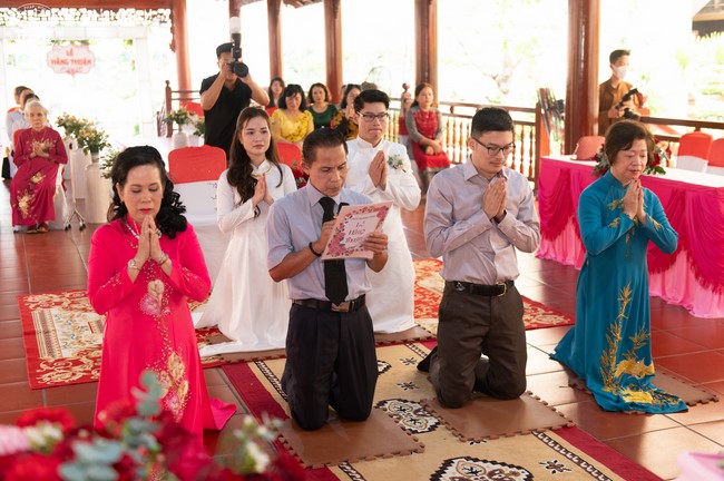 Wedding Ceremony at the pagoda