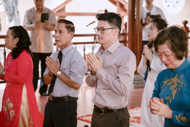 Wedding Ceremony at the pagoda