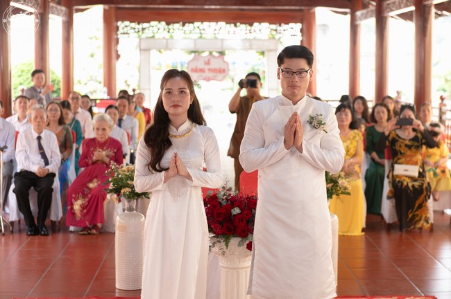 Wedding Ceremony at the pagoda
