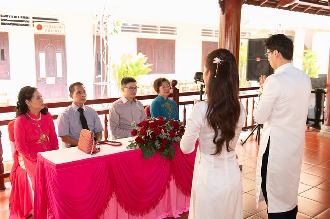 Wedding Ceremony at the pagoda