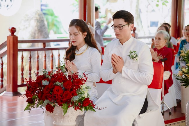 Wedding Ceremony at the pagoda