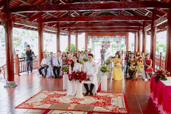 Wedding Ceremony at the pagoda