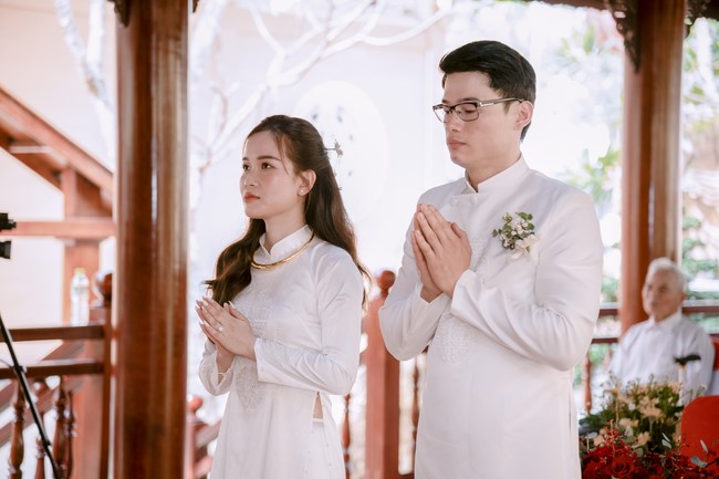 Wedding Ceremony at the pagoda