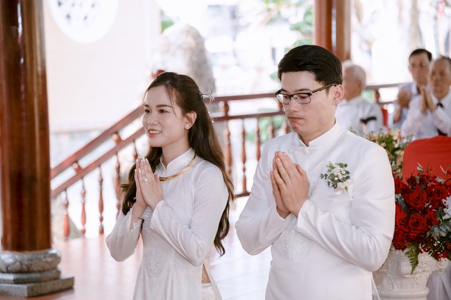Wedding Ceremony at the pagoda