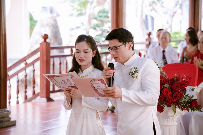 Wedding Ceremony at the pagoda
