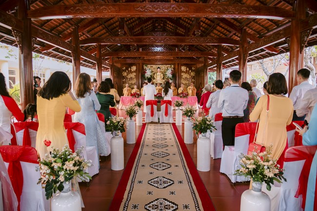 Wedding Ceremony at the pagoda