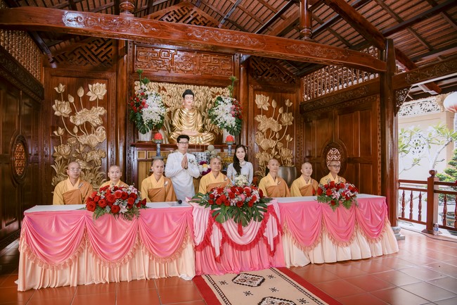 Wedding Ceremony at the pagoda